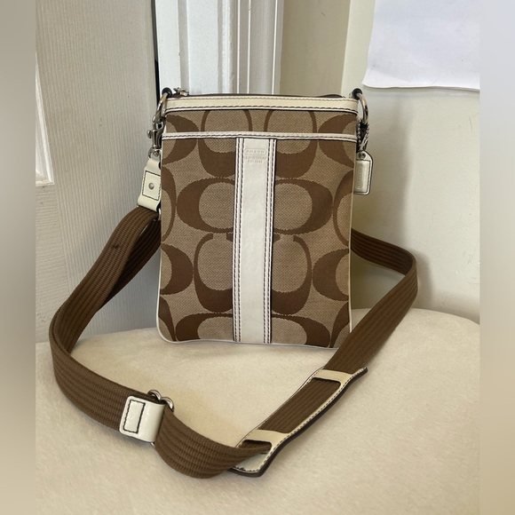 Coach Brown Signature Canvas Crossbody Bag EUC - Picture 7 of 12